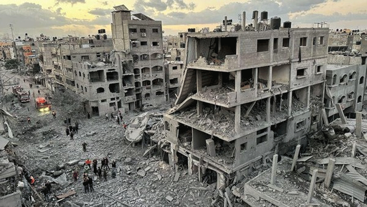 Bangunan di Gaza rusak berat akibat serangan Israel.