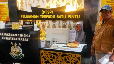 Layanan penerimaan aduan masyarakat di Kejati Sumbar.