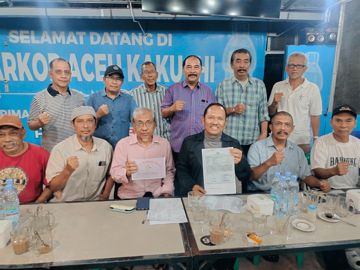 Warga perlihatkan laporan polisi yang telah dibuat