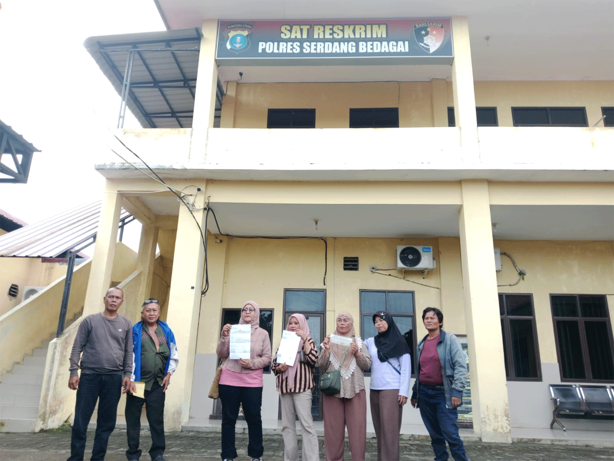 Tiga warga Dusun II, Desa Dolok Menampang, Kecamatan Dolok Masihul, Kabupaten Serdang Bedagai (Sergai), Sumatera Utara melaporkan pasangan suami istri yang berprofesi sebagai aparatur sipil negara (ASN) dan anggota polisi ke Polres Sergai, Polda Sumut, Sabtu (18/1/2025).
