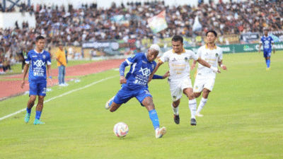 PSPS Tumbang di Kandang Sendiri, Aji Santoso Minta Maaf
