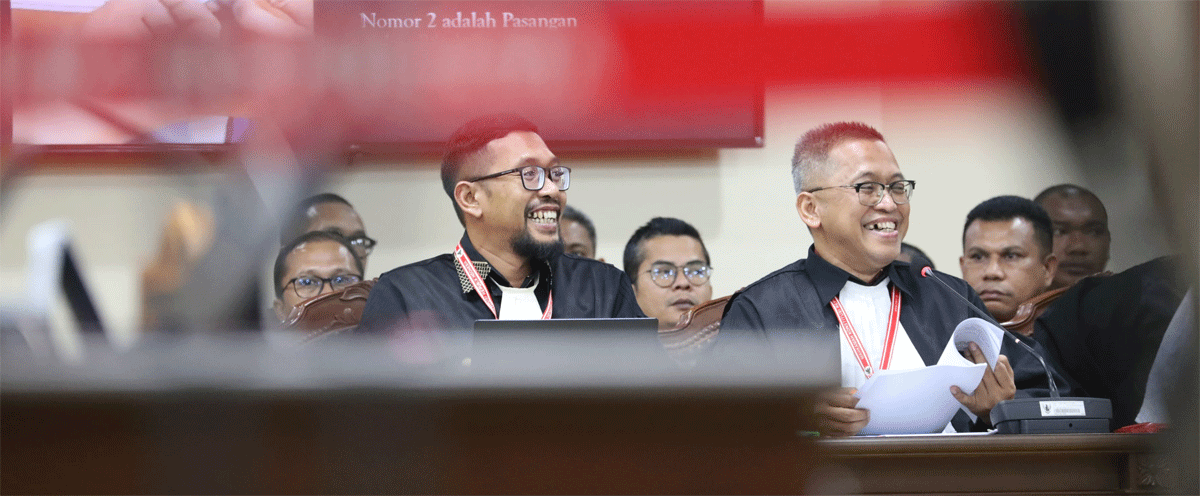 Kuasa Hukum Pemohon Dhimas Pradana memberi keterangan dalam sidang Perselisihan Hasil Pemilihan Umum Bupati (PHPU Bup) Perkara Nomor 173/PHPU.BUP-XXIII/2025 di hadapan Majelis Hakim Panel 2 yang dipimpin Wakil Ketua MK Saldi Isra dengan didampingi Hakim Konstitusi Ridwan Mansyur dan Hakim Konstitusi Arsul Sani, di Ruang Sidang Gedung II MK, Jakarta, Senin (13/1/2025). (Humas/Teguh)