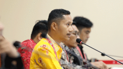 Rahmad Ramli selaku Bawaslu Padang memberikan keterangan sidang beragendakan Mendengarkan Jawaban Termohon, Keterangan Pihak Terkait, dan Keterangan Bawaslu, Rabu (25/1/2025) dalam siding MK di Jakarta. (Humas/Ifa)