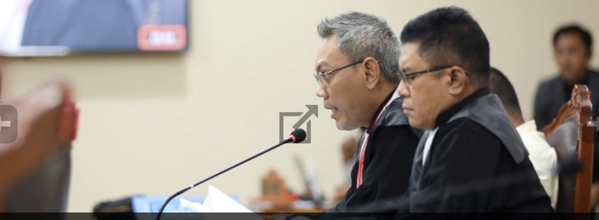 Jimmy Himawan selaku kuasa hukum Pihak Terkait saat memberikan keterangan perkara nomor 60/PHPU.WAKO-XXIII/2025 PHPU Wali Kota Payakumbuh, Selasa (21/1/2025). (Humas/Ifa)