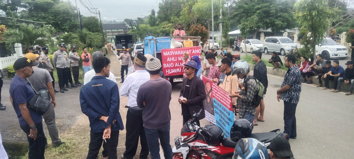 Demo di Pengadilan Negeri Labuan Bajo