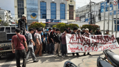 Aliansi Mahasiswa Sumatera Utara demo