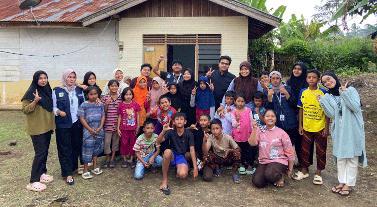 Foto bersama usai nonton film