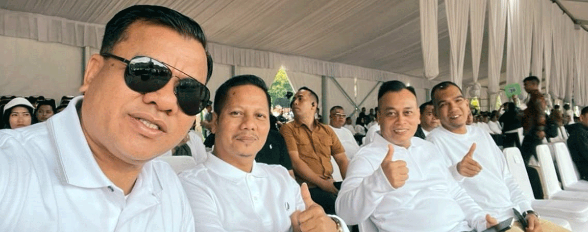 Bupati dan Wakil Bupati Kuansing bersama kepala daerah lainnya.