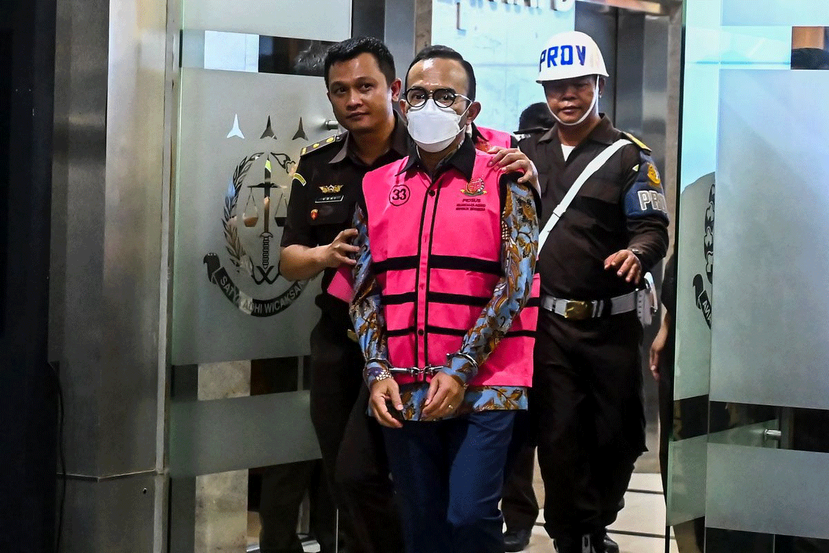Pejabat yang ditahan Kejaksaan Agung dalam kasus korupsi yang ditaksir merugikan negara Rp1.000 triliun. (Kompas.com)