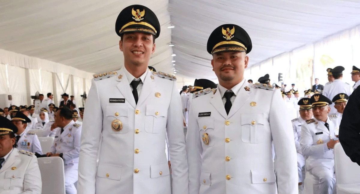 Wali Kota Sawahlunto Riyanda Putra bersama Wakil Wali Kota Jeffry Hibatullah dilantik Presiden Prabowo di Istana Negara, Kamis (20/2/2025). (dokumentasi Kemendagri)