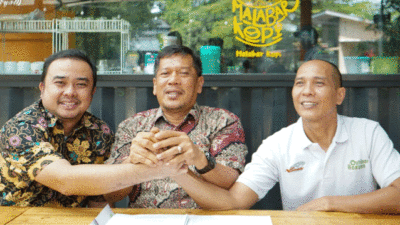 Foto bersama usai pertemuan