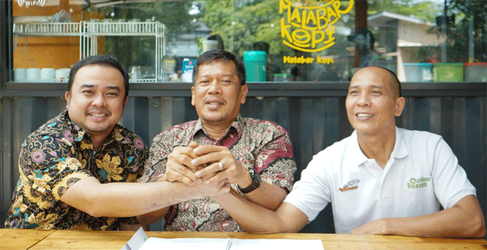 Foto bersama usai pertemuan