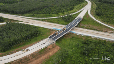 Tol yang dibangun Hutama Karya