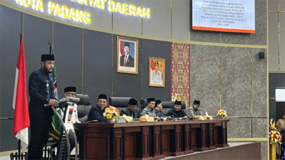 Wali Kota Fadly Amran sampaikan pidato pertama di DPRD Padang