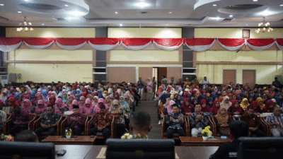 Bupati Jon Firman Pandu dan Wakil Bupati Candra hadir bersama pada rapat koordinasi pendidikan bertema meningkatkan mutu pendidikan melalui sinergi dan kolaborasi, Kamis (13/3/2025) di Gedung Solok Nan Indah, Arosuka.