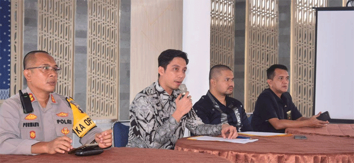 Wali Kota Sawahlunto, Riyanda Putra didampingi Wakil Wali Kota Jeffry Hibatullah pimpin FGD hadapi Lebaran di rumah dinas wali kota, Kamis (20/3/2025).