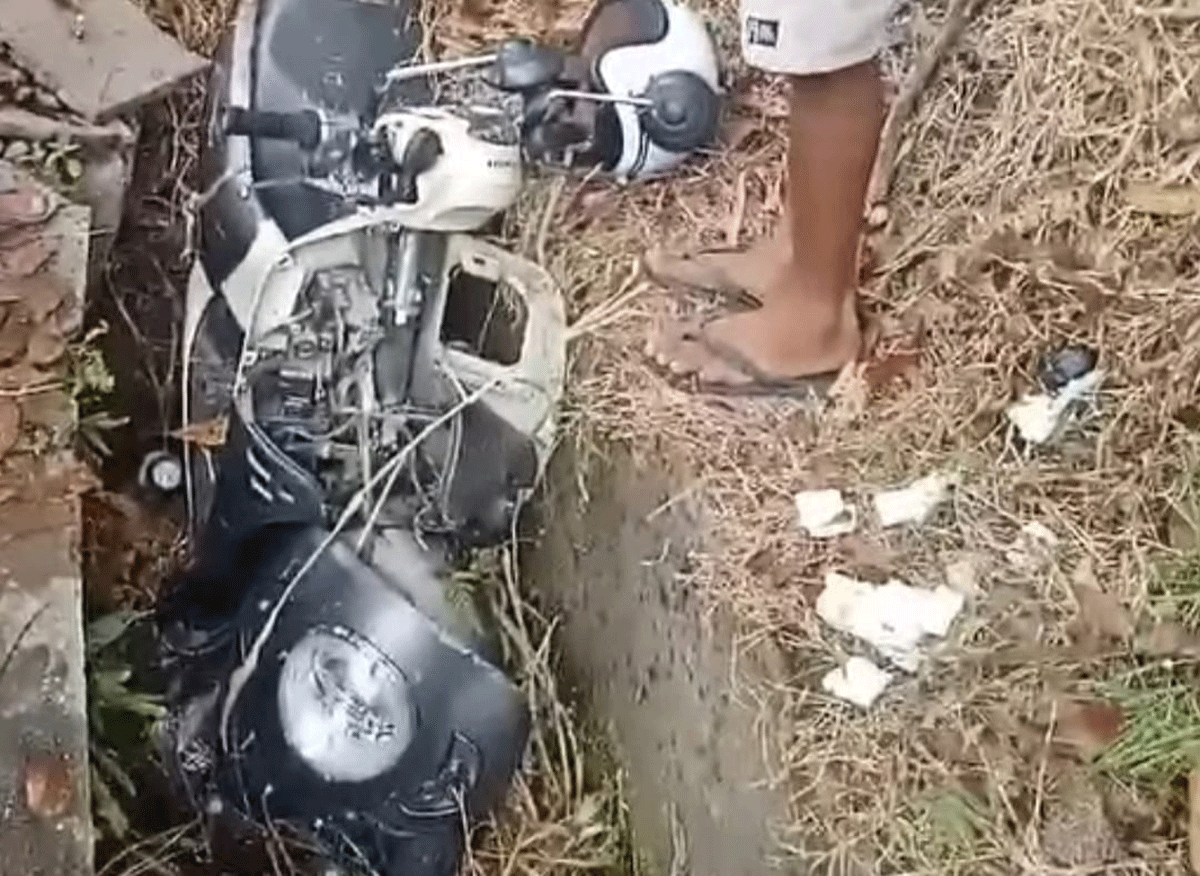 Sepeda motor yang mengalami kecelakaan
