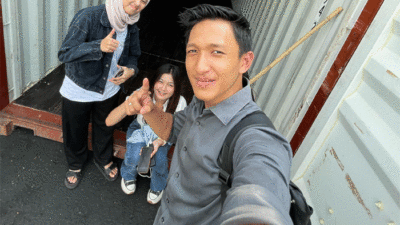 Adelia, Deyana dan penulis.