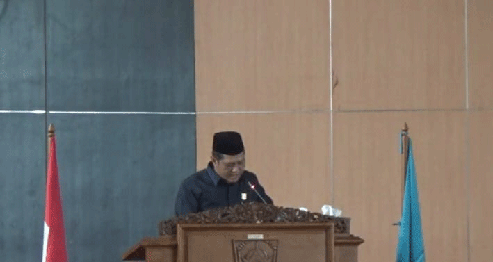 Anggota DPRD dari PAN sampaikan pemandangan umum di DPRD Dharmasraya.