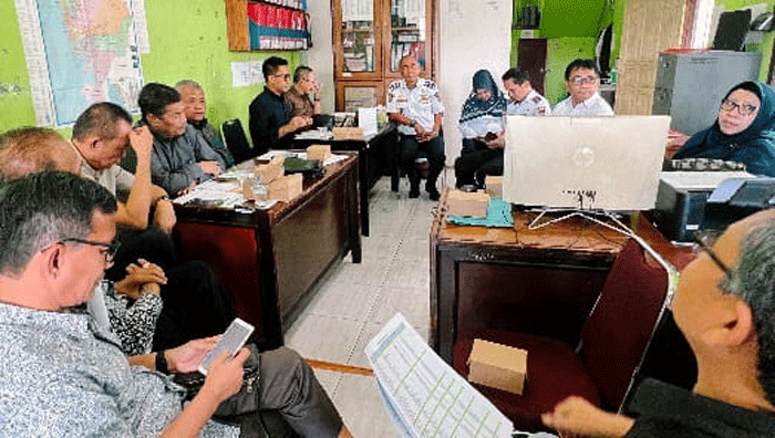 Ketua beserta anggota Komisi II DPRD Padang kunjungi UPTD Parkir Dishub, Senin (21/4/2025).