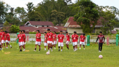 Skuad Persatuan Sepak Bola Padang Panjang (PSPP) yang akan ikut putaran nasional Liga 4 Grup I fi Ngawi.