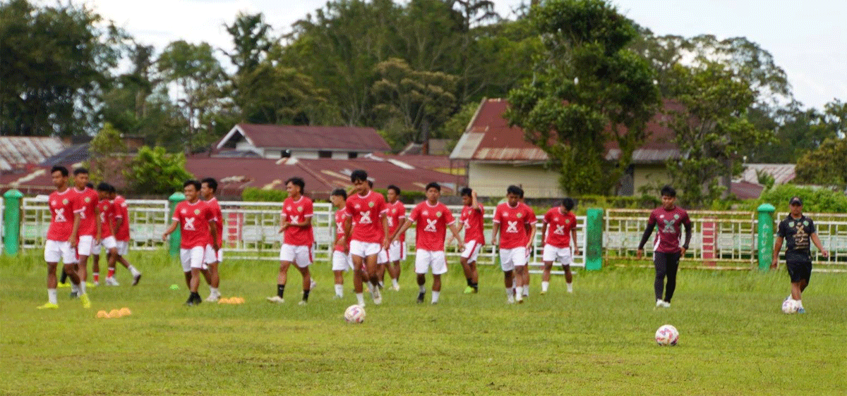 Skuad Persatuan Sepak Bola Padang Panjang (PSPP) yang akan ikut putaran nasional Liga 4 Grup I fi Ngawi.