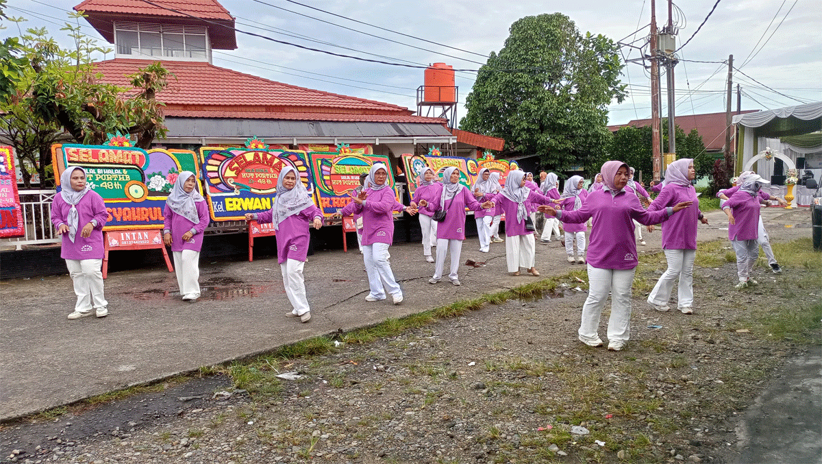 Olahraga bersama.