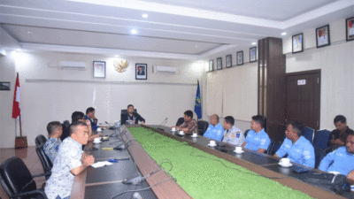 Wakil Wali Kota Sawahlunto, Jeffry Hibatullah audiensi bersama jajaran Dinas Perhubungan dan Dinas Pekerjaan Umum dan Penataan Ruang (DPUPR) di Balaikota, Kamis (10/4/2025).
