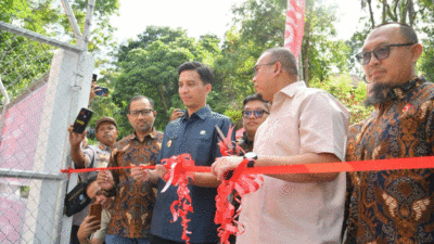 Wali Kota Sawahlunto Riyanda Putra didampingi anggota DPR, Andre Rosiade meresmikan beroperasinya tower BTS Telkomsel di Desa Batu Tanjung dan Desa Kubang Tangah, Jumat (25/4/2025).