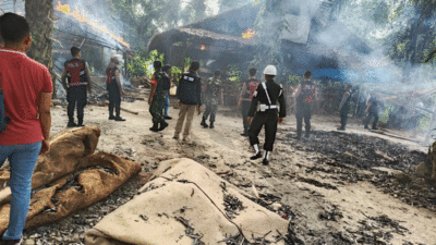 Detasemen Polisi Militer (Denpom) I/5 Medan bersama Polrestabes Medan dan unsur gabungan lainnya menggelar razia besar-besaran di arena sabung ayam yang terletak di Dusun 7, Desa Namo Bintang, Kecamatan Pancur Batu, Kabupaten Deli Serdang, Minggu (6/4/2025).