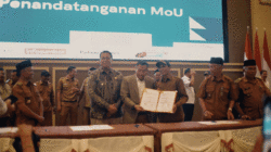 Foto bersama usai penandatanganan kerja sama. (Prokopim)