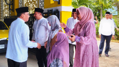 Wakil Ketua DPRD Dharmasraya Sujito gelar acara open house selama dua hari, 31 Maret-1 April 2025.
