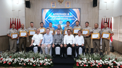 Penerima penghargaan foto bersama.