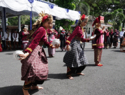 Kepengurusan Ikatan Keluarga Agam-Bukittinggi Dikukuhkan Bupati Tanah Datar