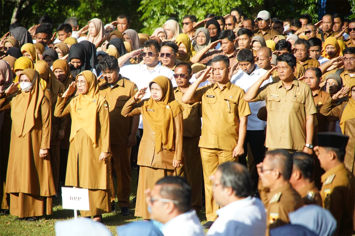 ASN Pemkab Tanah Datar yang ikut dalam apel gabungan, Senin (26/5/2025). (Prokopim)