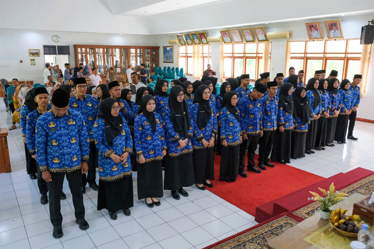Mereka yang menerima SK dari Bupati Tanah Datar. (Prokopim)
