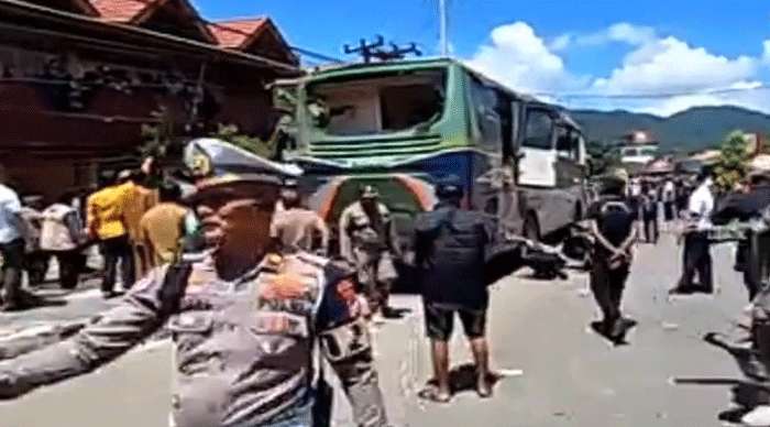 Bus ALS yang kecelakaan di Padang Panjang dan mengakibatkan 12 penumpang meninggal dunia dan belasan luka.