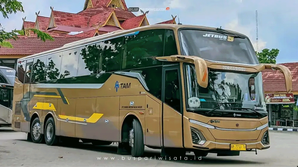 Bus tronton milik TAM.