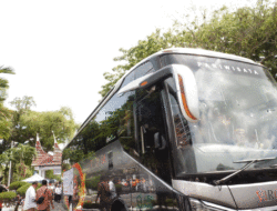 Bus Vircansa Antar Jemaah Calon Haji Tanah Datar ke Asrama Haji