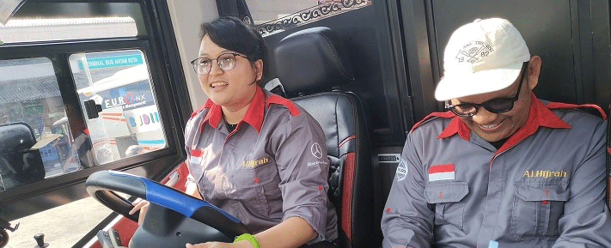 Driver bus Al Hijrah