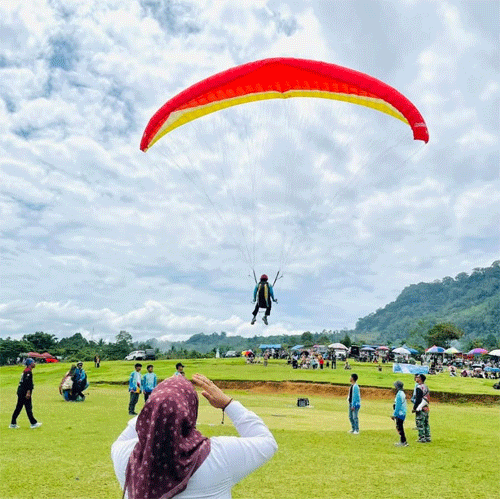 Peserta kejuaraan yang mendarat dengan mulus.