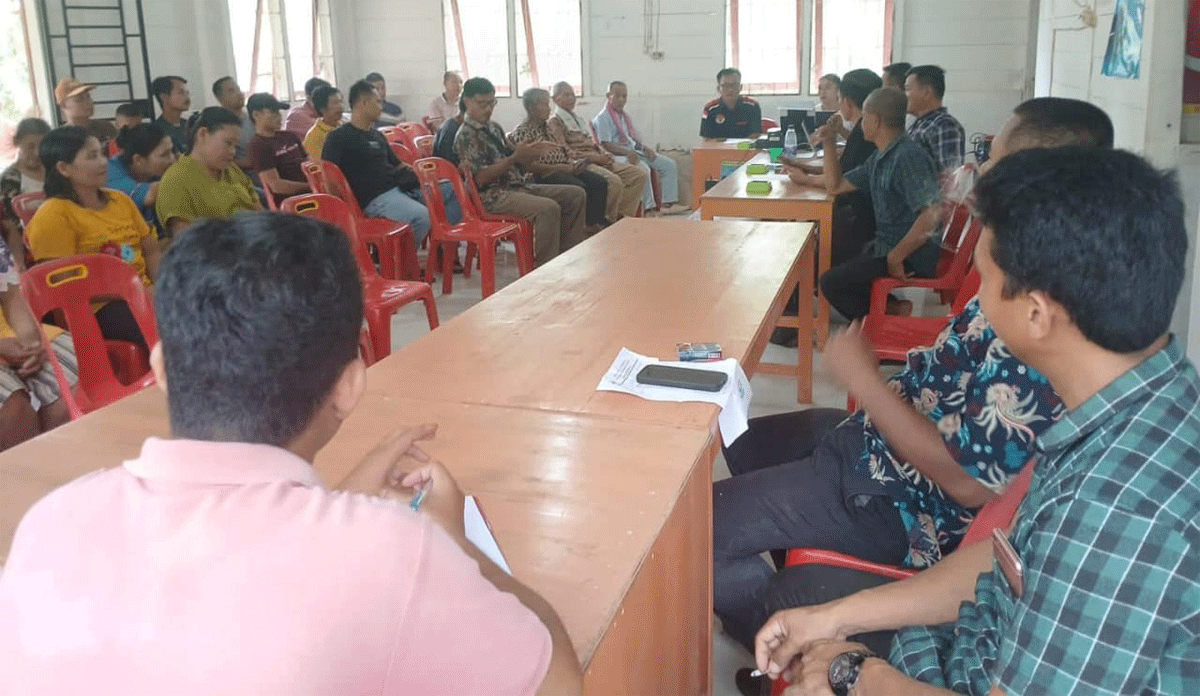 Pemerintah Desa Tuhegeo II adakan Musyawarah Desa Khusus (Musdessus) Pembentukan Koperasi Merah Putih yang berlangsung di kantor desa, Jumat (30/5/2025).