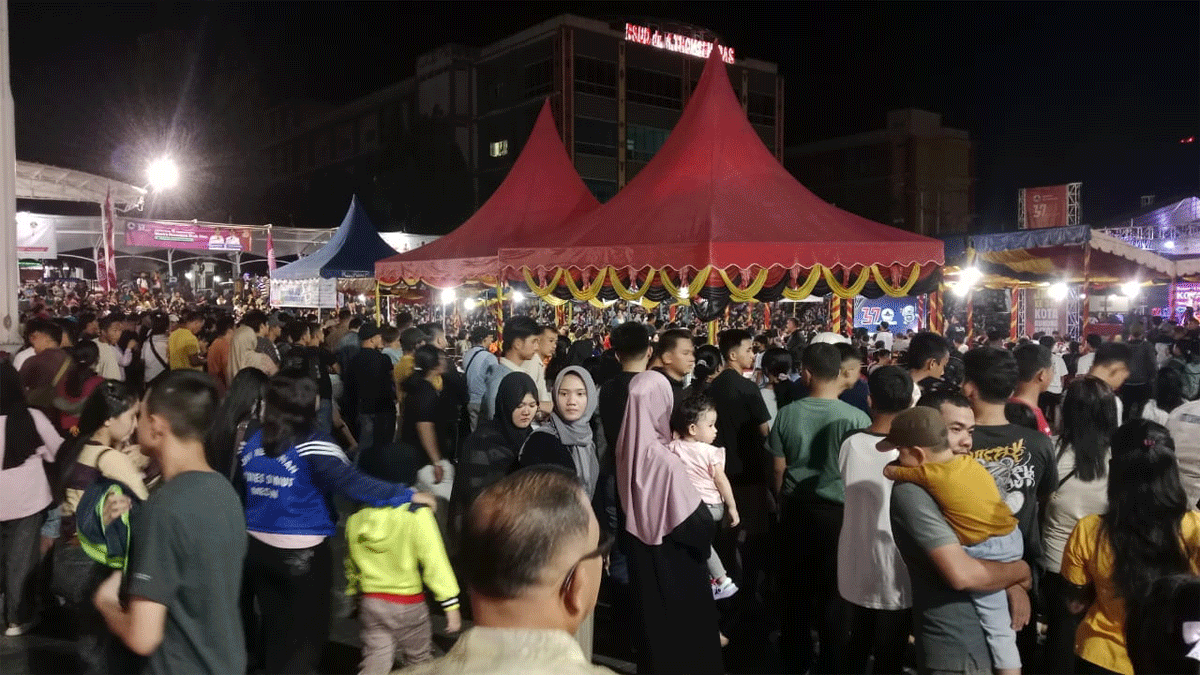 Malam Puncak Peringatan Jadi Kota Gunungsitoli Ke-347 Dipadati Ribuan Warga