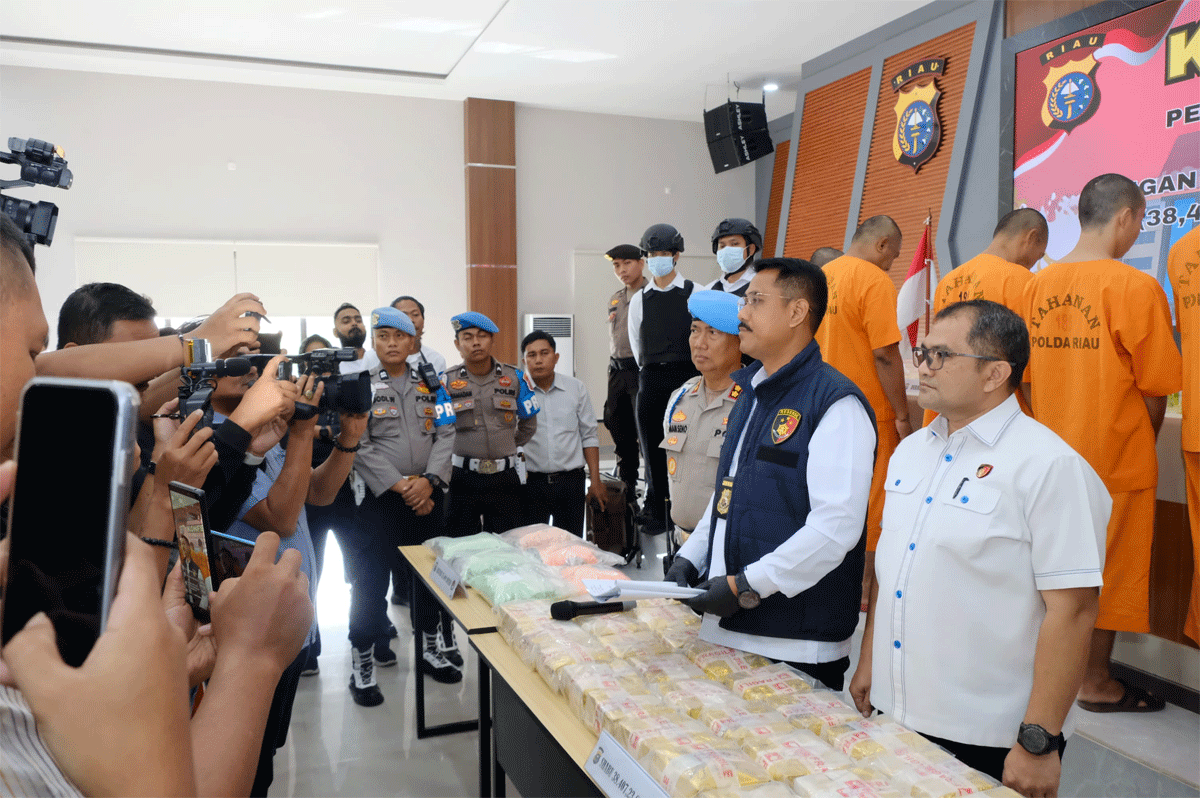 Jumpa pers Polda Riau terkait pengungkapan kasus narkoba.