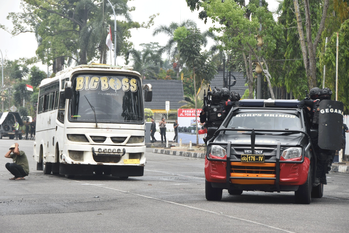 Tim Polda Riau sedang jalani latihan.