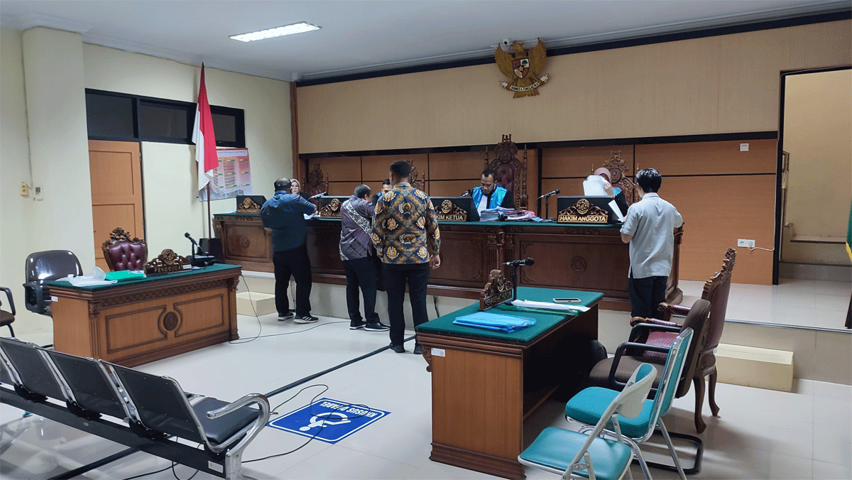 Sidang di PTUN Padang