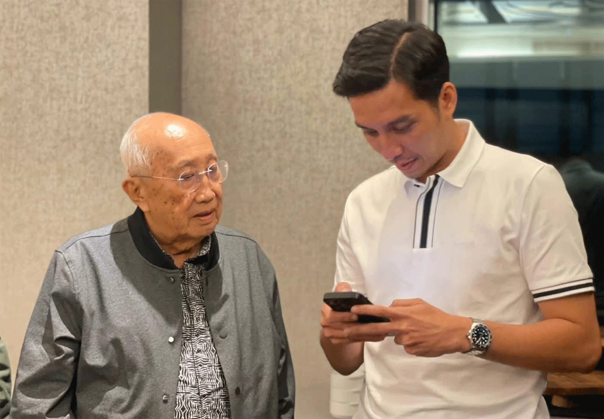 Sjofjan Wanandi dan Wali Kota Riyanda Putra.