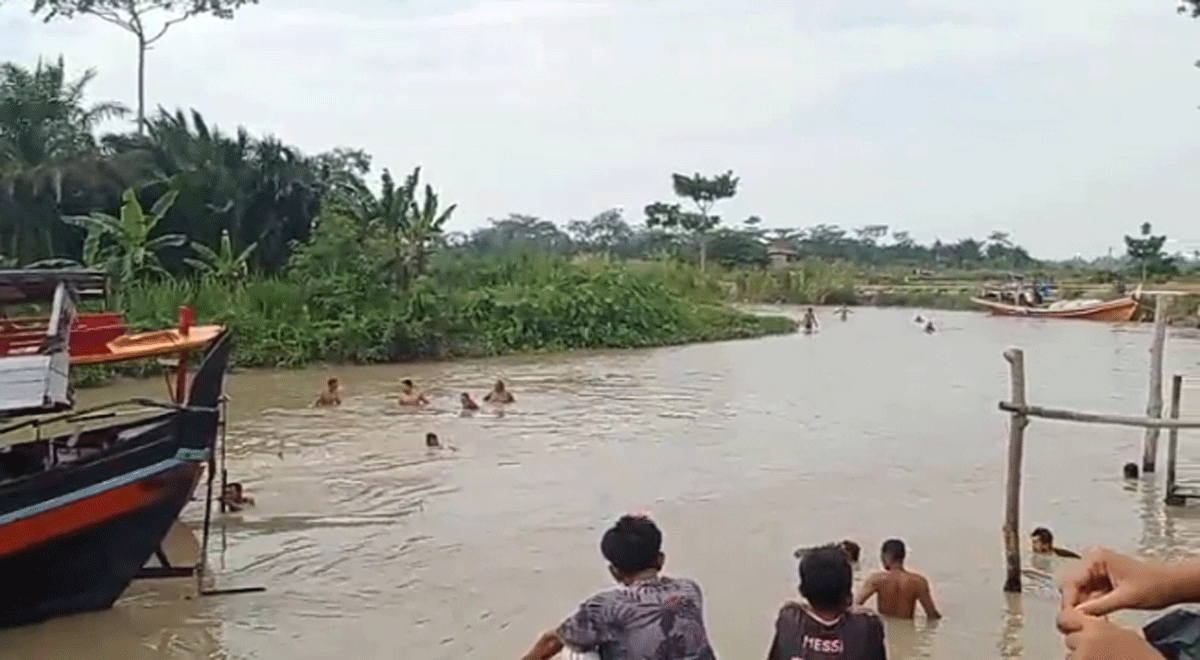 Sungai yang biasa digunakan anak-anak untuk mandi-mandi.