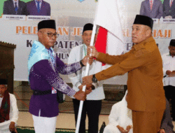 Lepas 35 Jemaah Calon Haji Buteng, Wabup Adam Basan: Jadilah Teladan dan Duta Daerah