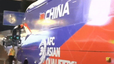 Bus yang disediakan PSSI untuk ofisial dan pemain Timnas Cina selama di Jakarta.